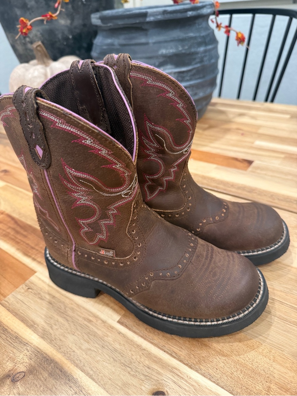 Women’s  Brown leather Western Justin cowboy boots